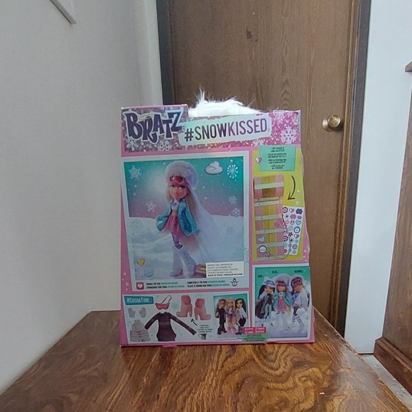BRATZ #SNOWKISSED CHLOE 2015 - Picture 7 of 7